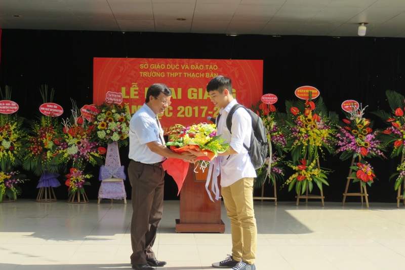 Lễ khai giảng năm học 2017-2018 - c3thachban.edu.vn